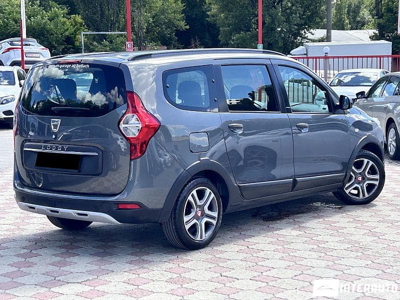 2018 Dacia Lodgy Stepway — Miniatură 2