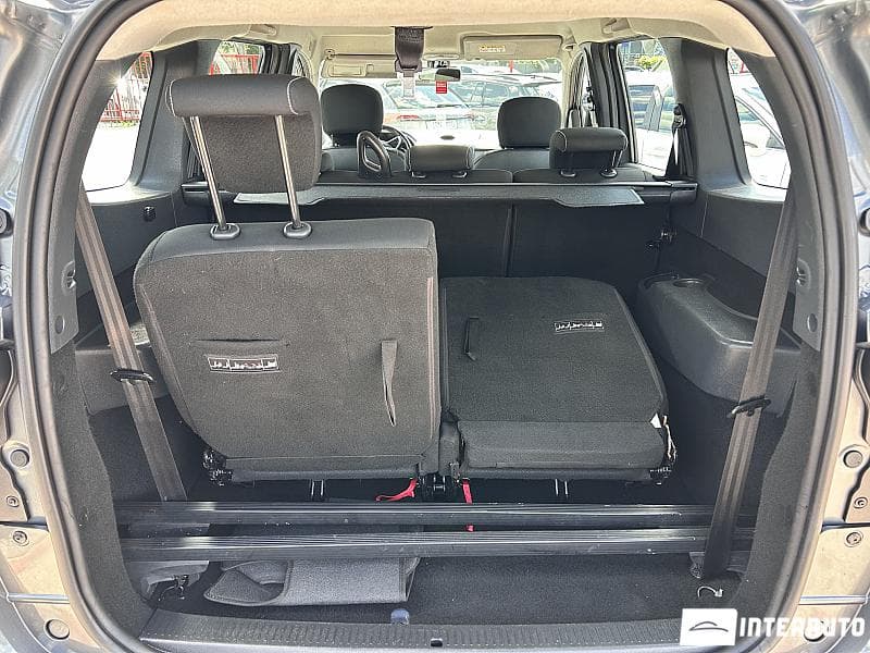 2018 Dacia Lodgy Stepway — Miniatură 18
