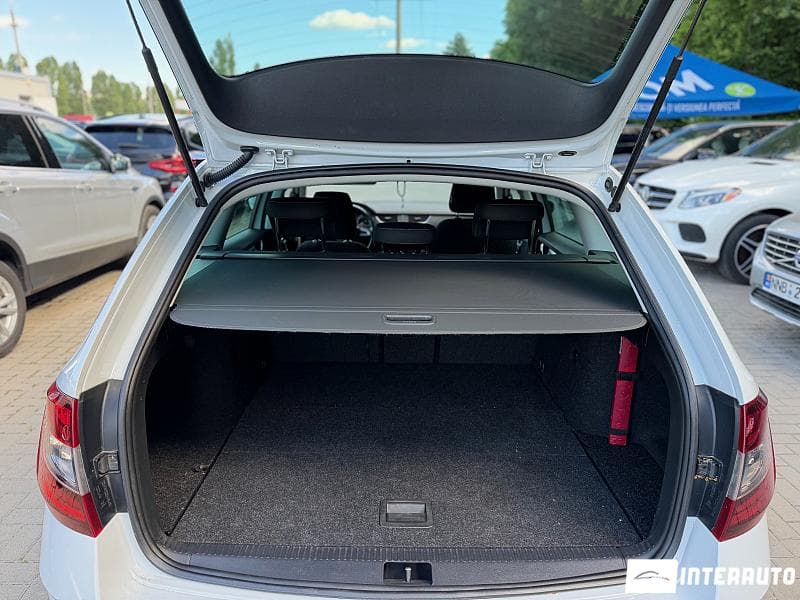 2019 Skoda Octavia — Miniatură 18