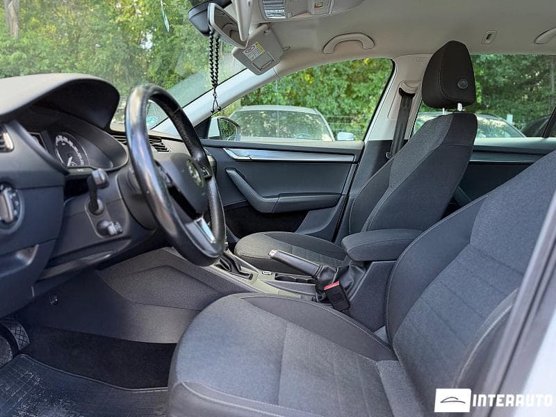 2019 Skoda Octavia — Miniatură 8