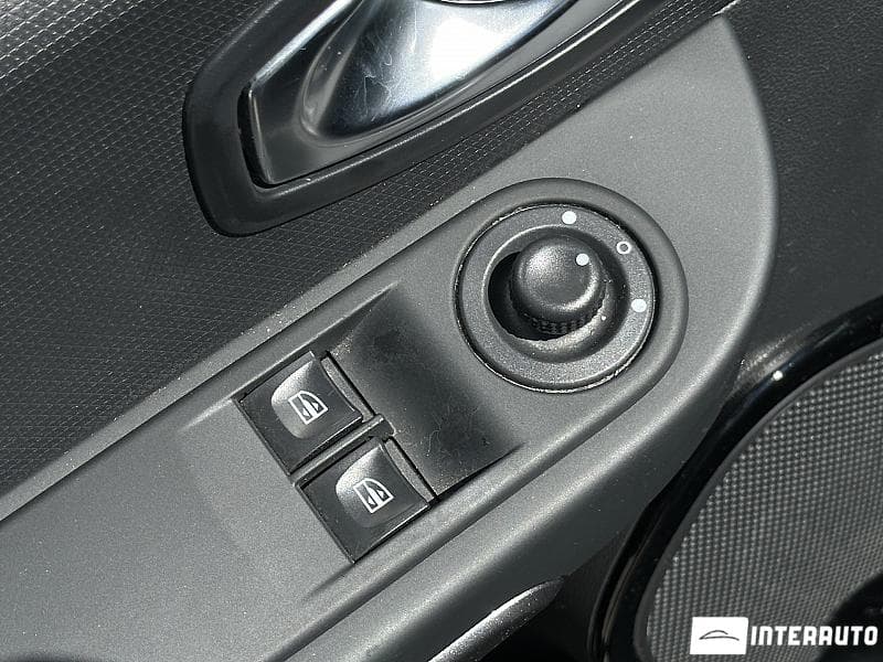 2016 Renault Clio — Miniatură 16