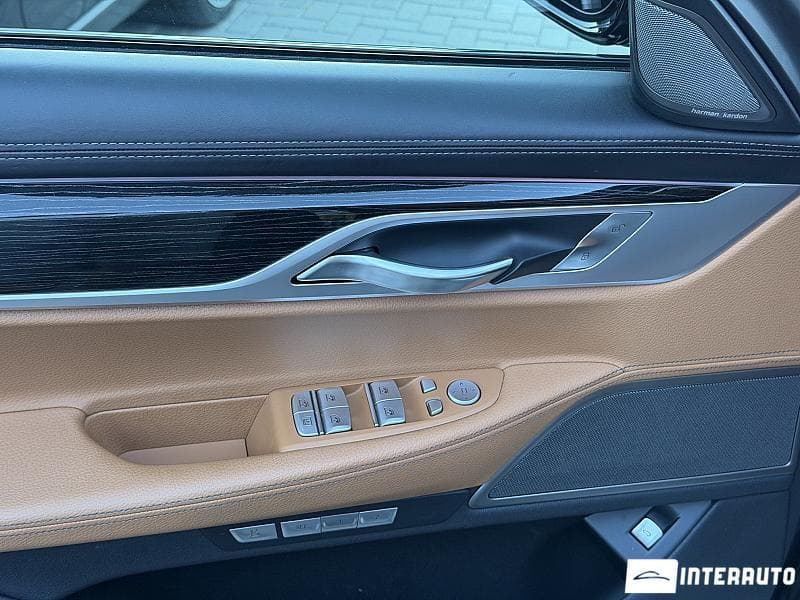 2017 BMW 740e — Miniatură 19