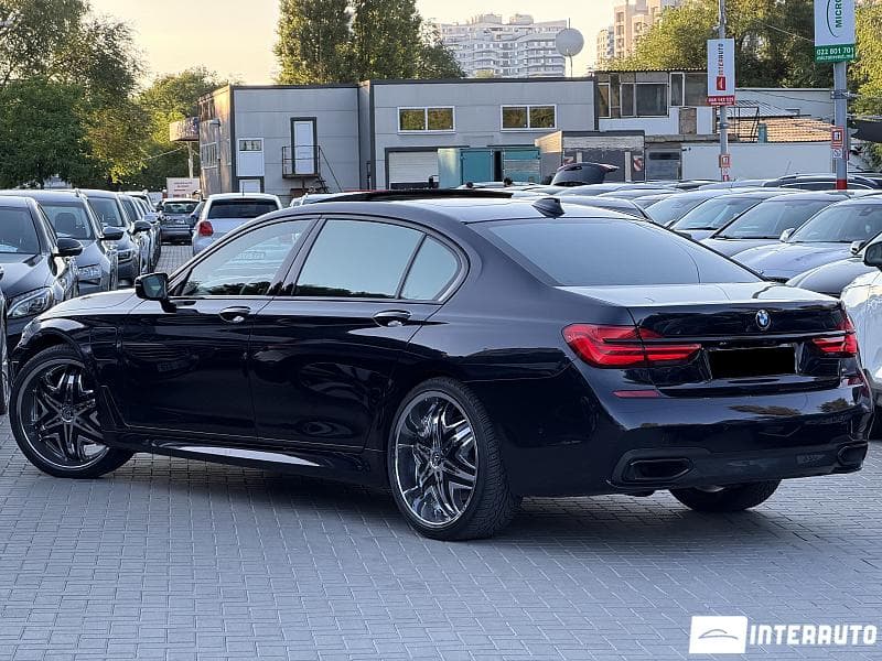 2017 BMW 740e — Miniatură 2