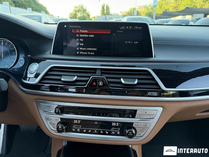 2017 BMW 740e — Miniatură 16