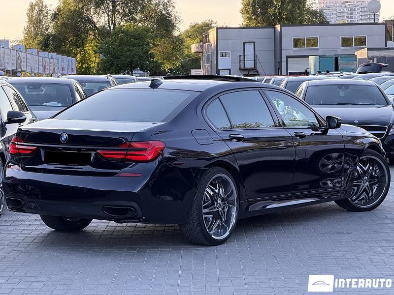 2017 BMW 740e — Miniatură 4
