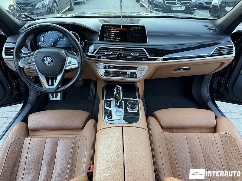 2017 BMW 740e — Miniatură 10