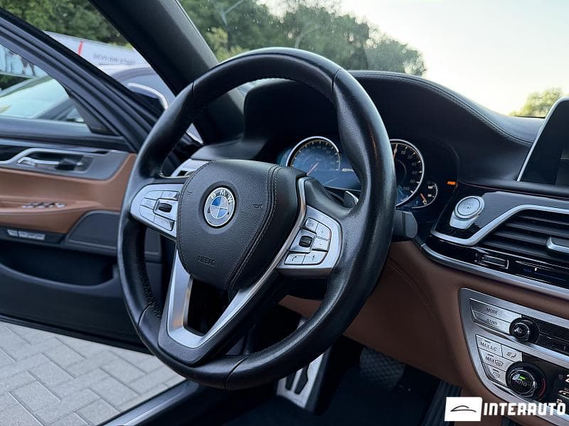 2017 BMW 740e — Miniatură 14