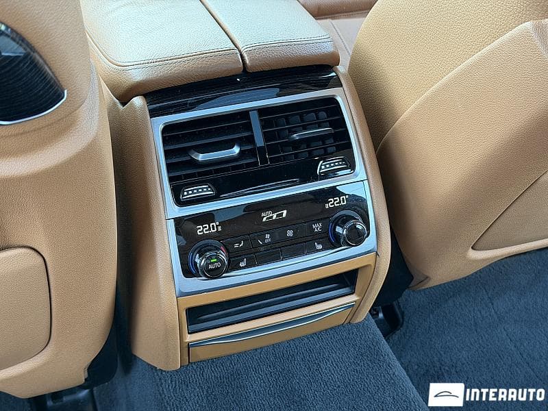 2017 BMW 740e — Miniatură 17