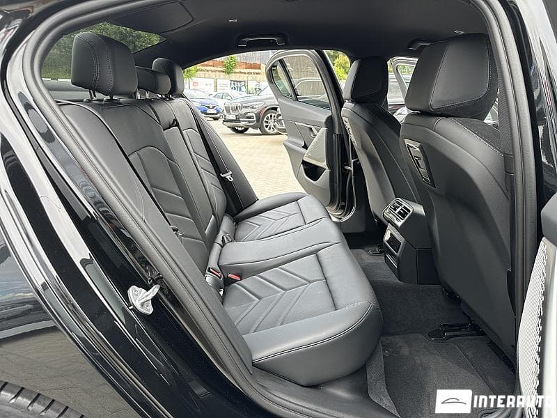 2024 BMW 520 — Miniatură 18