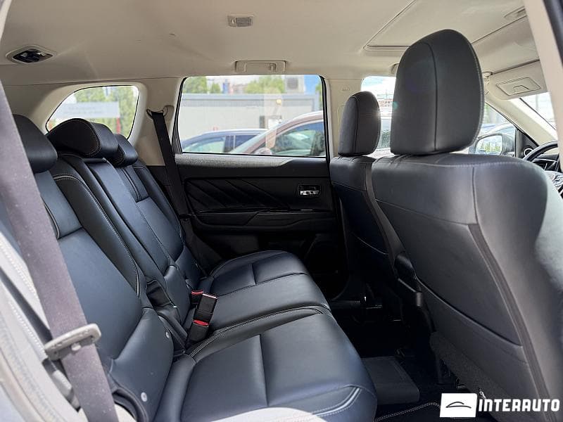 2015 Mitsubishi Outlander — Miniatură 21