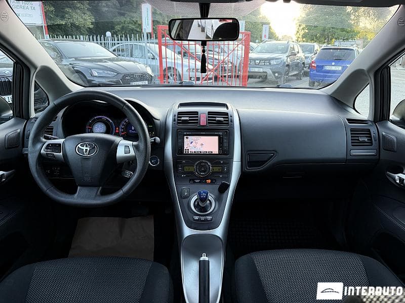 2011 Toyota Auris — Miniatură 9