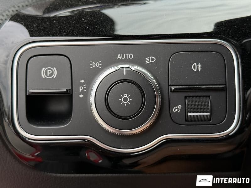 2020 Mercedes CLA 200 — Miniatură 10
