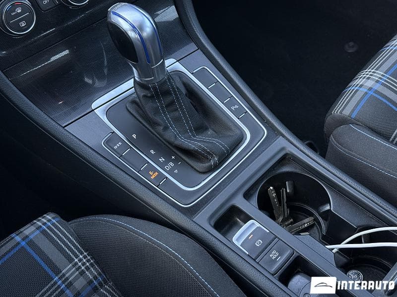 Volkswagen Golf GTE 2015 — Миниатюра 15