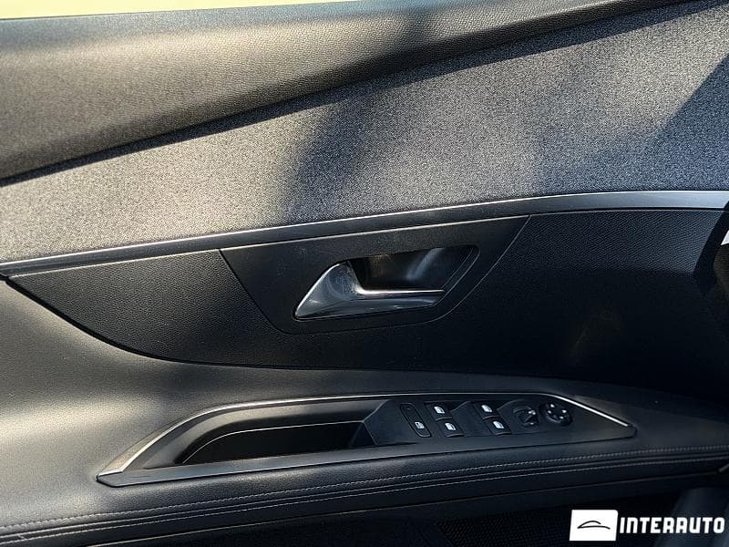 2019 Peugeot 3008 — Miniatură 6