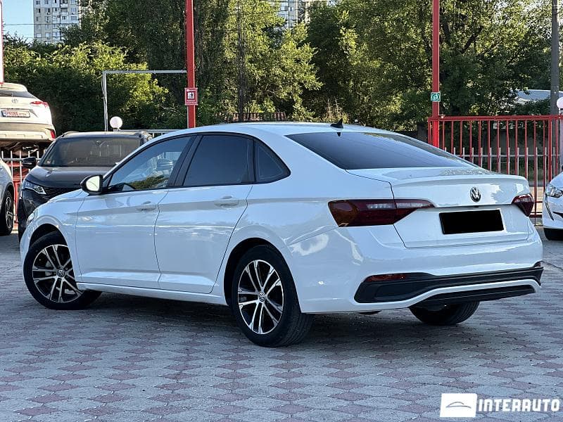 2023 Volkswagen Jetta — Miniatură 3