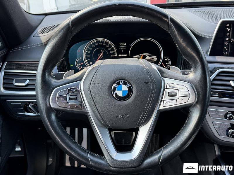 BMW 740e 2017 — Миниатюра 13