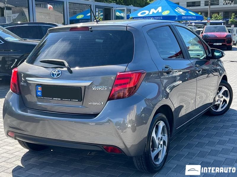 2016 Toyota Yaris — Miniatură 2