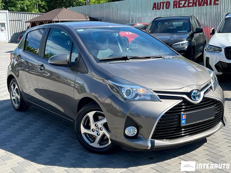 2016 Toyota Yaris — Miniatură 3