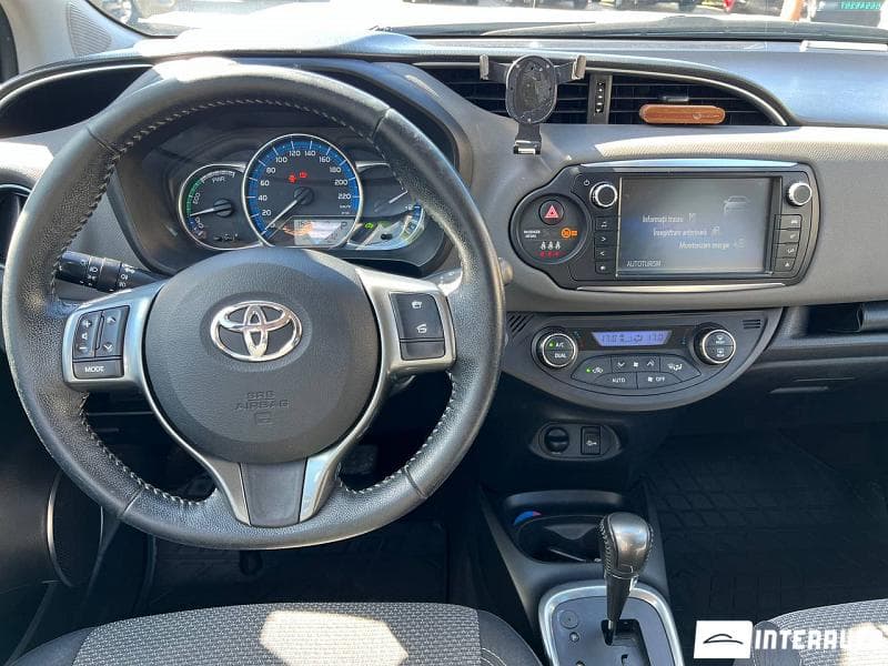 2016 Toyota Yaris — Miniatură 7