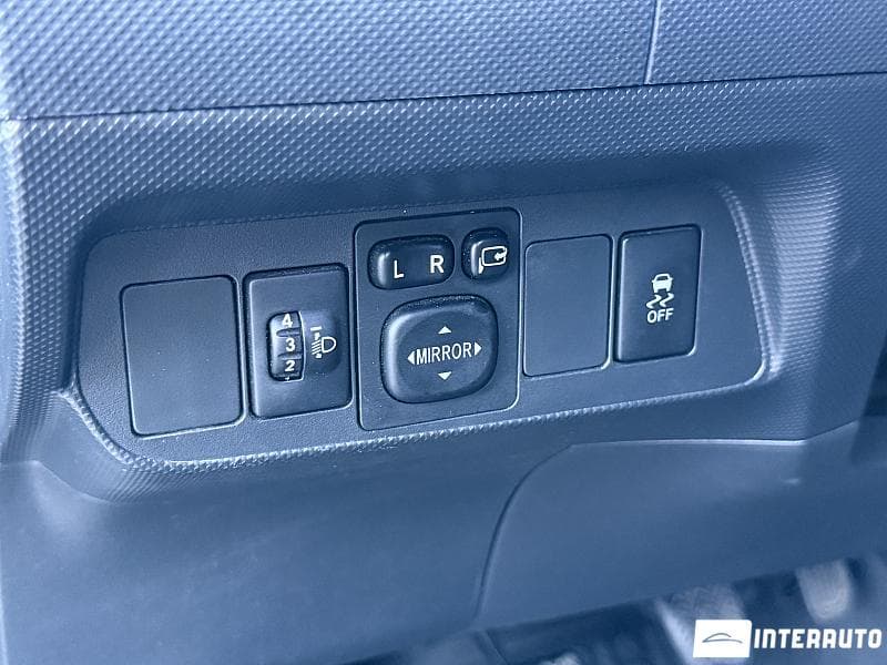 Toyota Auris 2011 — Миниатюра 12