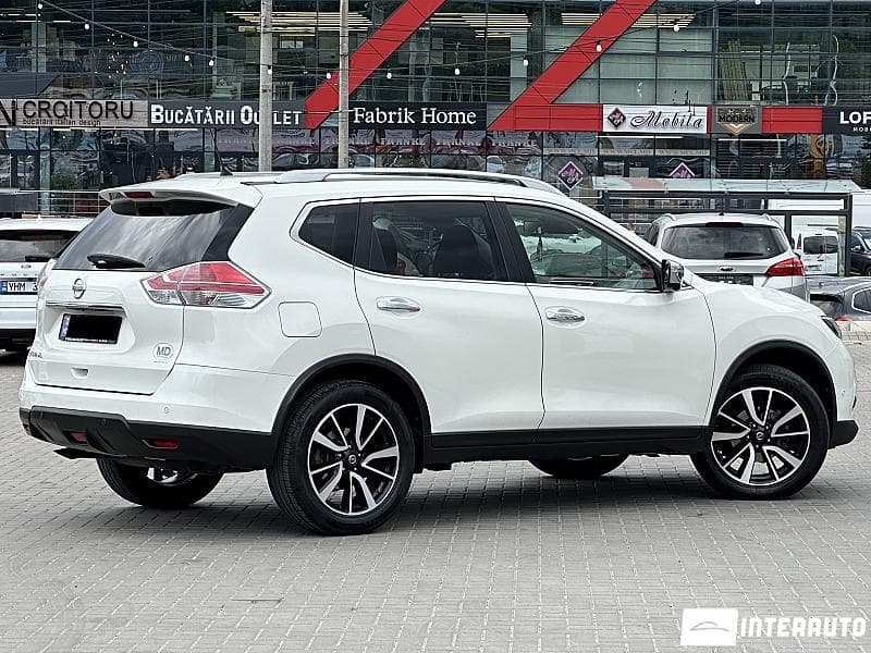 2015 Nissan X-Trail — Miniatură 3