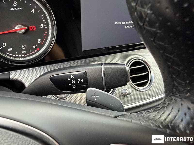 2016 Mercedes E 220 — Miniatură 9