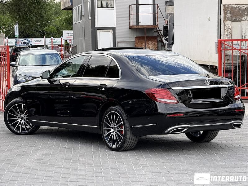 2016 Mercedes E 220 — Miniatură 2