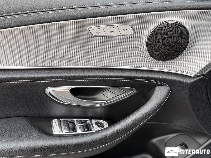 2016 Mercedes E 220 — Miniatură 15