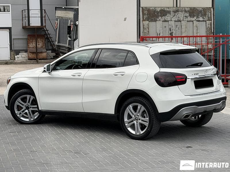 2017 Mercedes GLA 250 — Miniatură 2