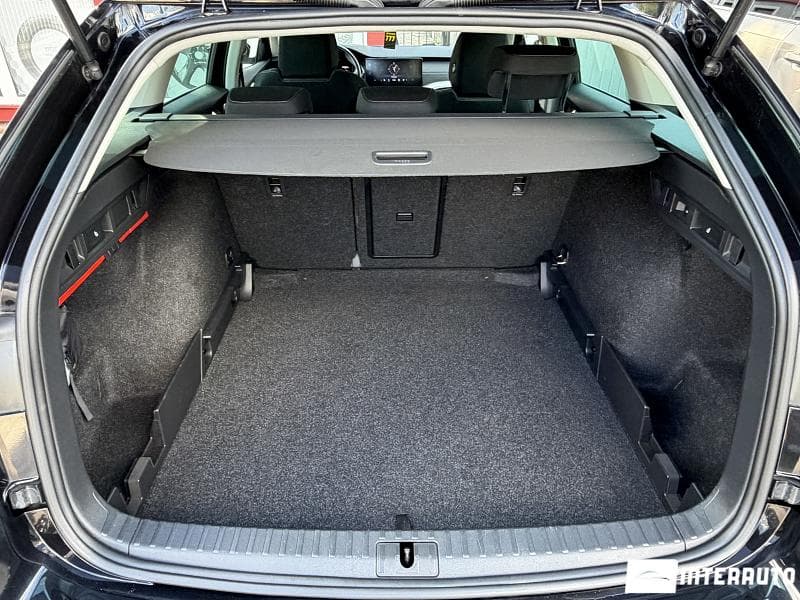 2021 Skoda Octavia — Miniatură 19