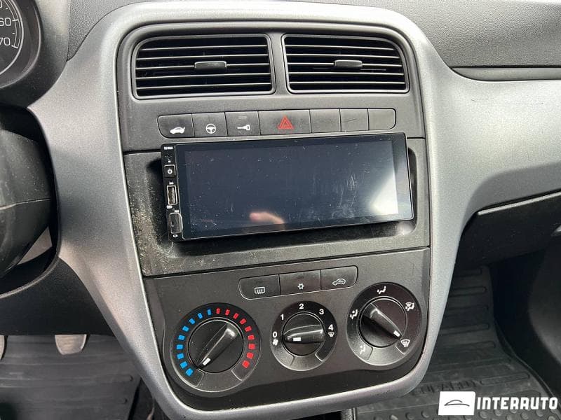 2011 Fiat Punto — Miniatură 10