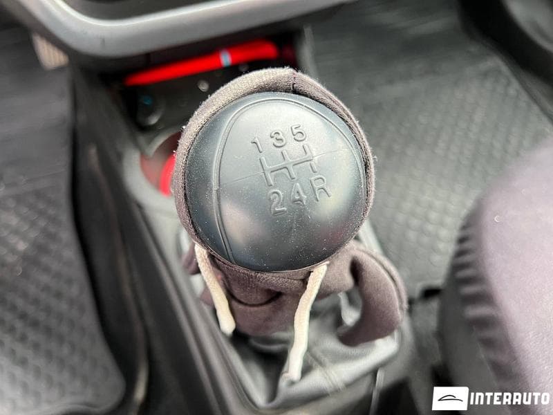 2011 Fiat Punto — Miniatură 11