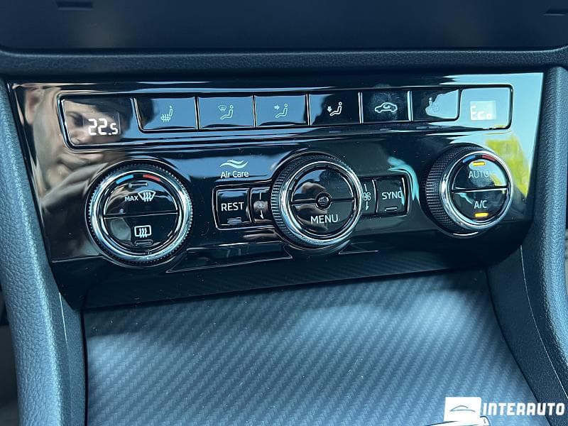 2020 Skoda Superb — Miniatură 15