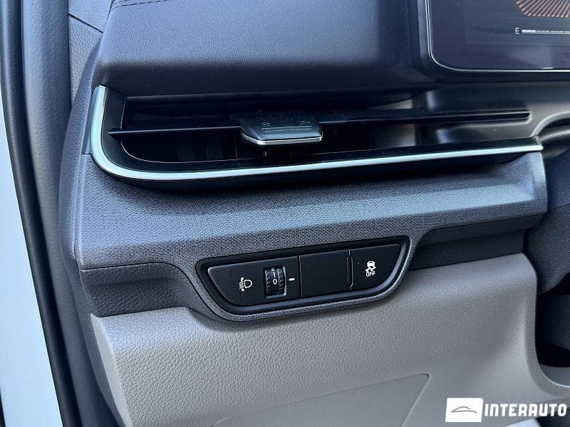 2024 Kia Carnival — Miniatură 20