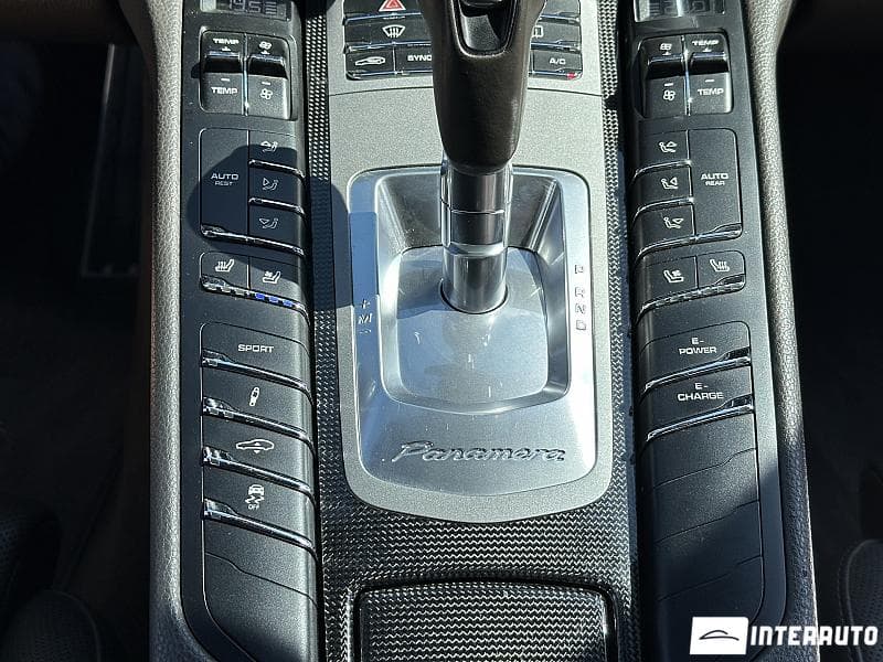 2015 Porsche Panamera S — Miniatură 12