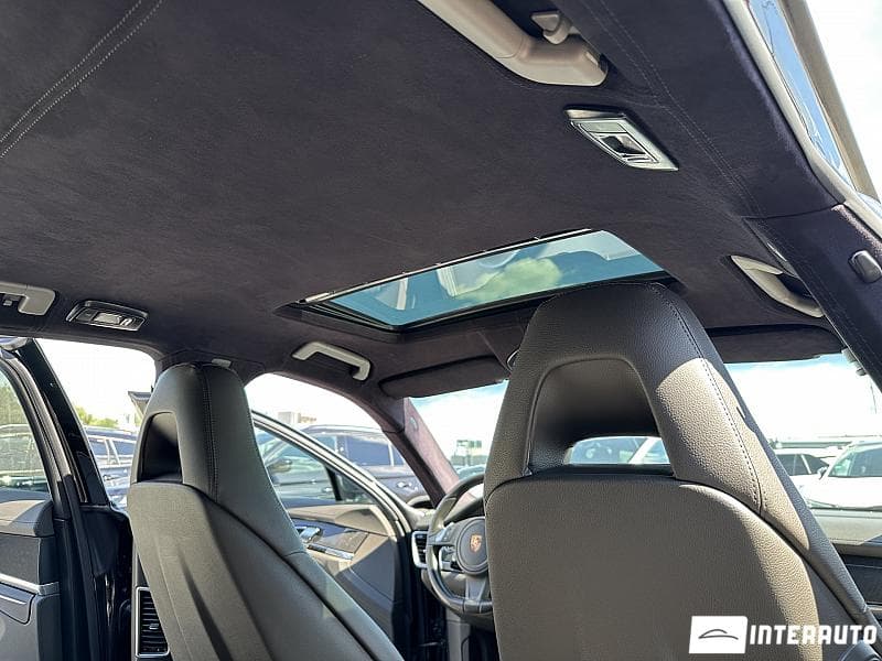 2015 Porsche Panamera S — Miniatură 16
