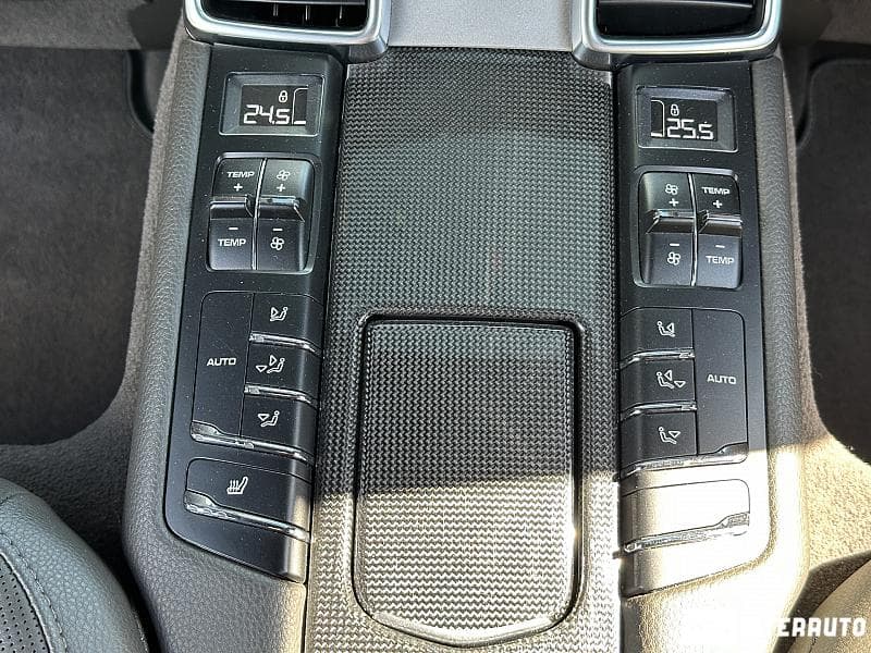 2015 Porsche Panamera S — Miniatură 14