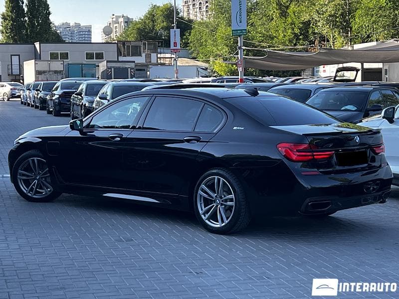 2016 BMW 740e — Miniatură 4