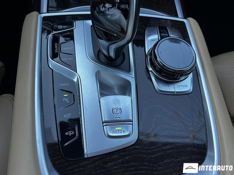 2016 BMW 740e — Miniatură 17