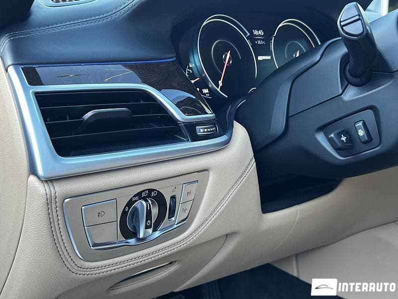 2016 BMW 740e — Miniatură 12