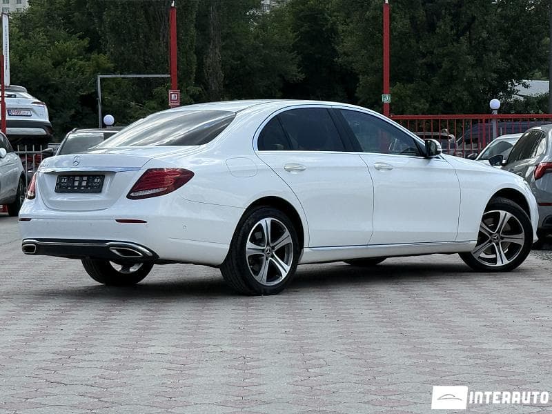 2018 Mercedes E 220 — Miniatură 2