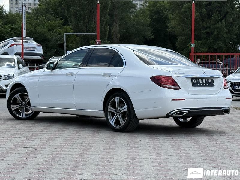 2018 Mercedes E 220 — Miniatură 3