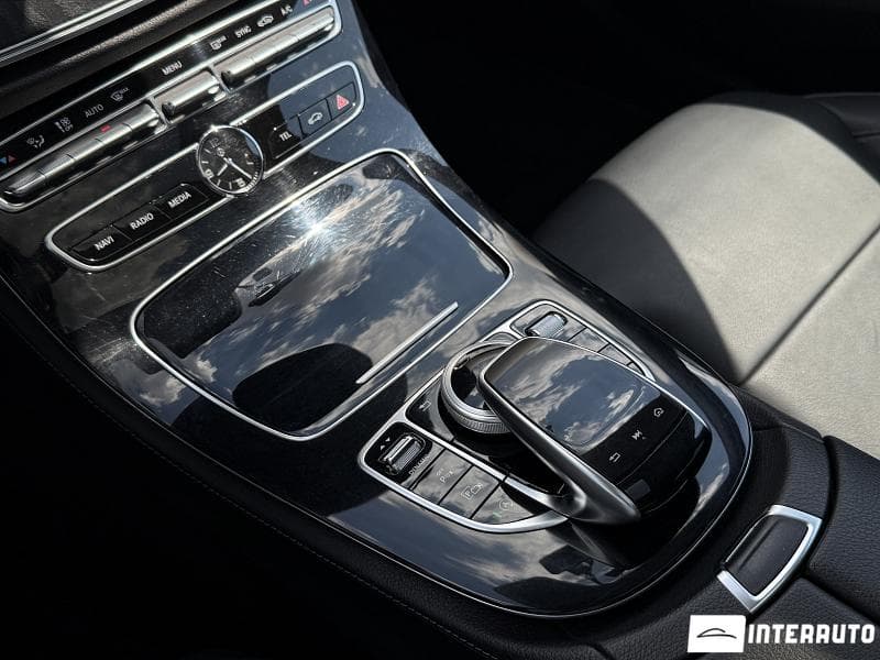 2018 Mercedes E 220 — Miniatură 16