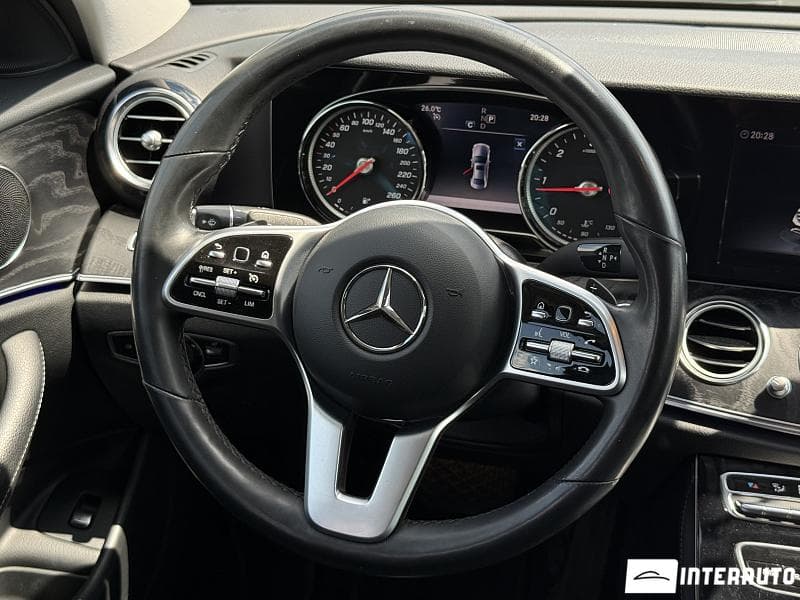 2018 Mercedes E 220 — Miniatură 11
