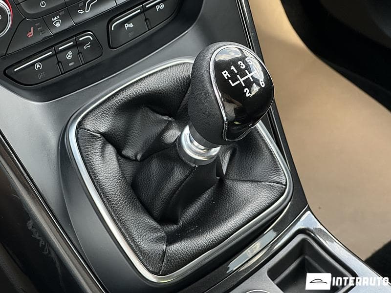 2016 Ford Kuga — Miniatură 12
