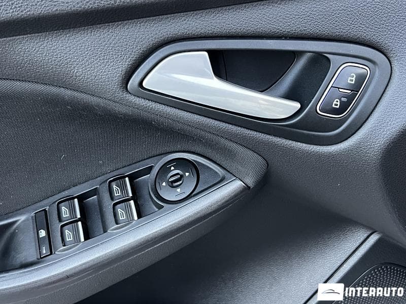 2017 Ford Focus — Miniatură 12