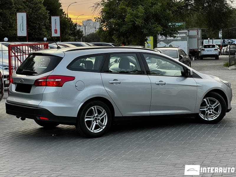 2017 Ford Focus — Miniatură 3