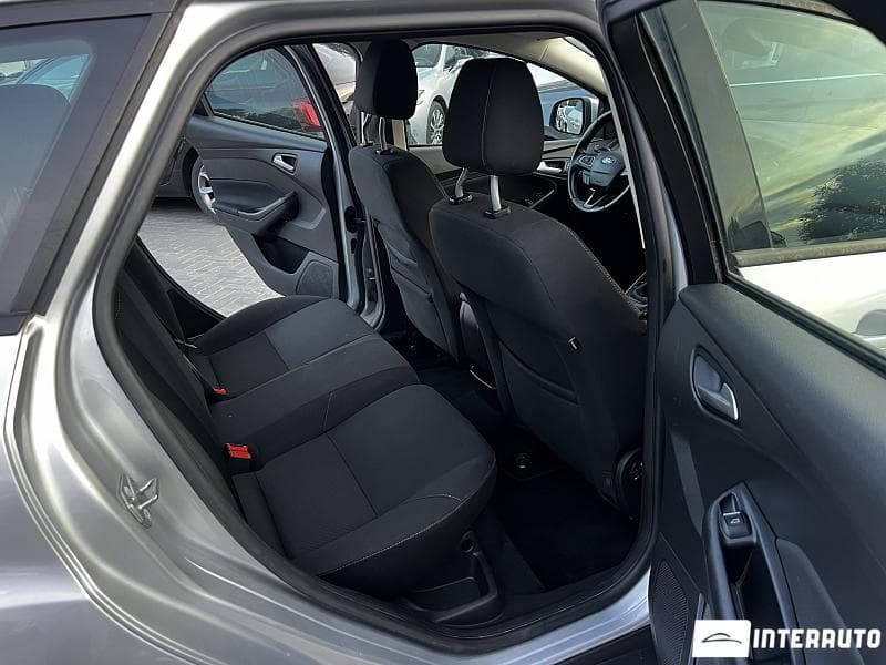 2017 Ford Focus — Miniatură 16