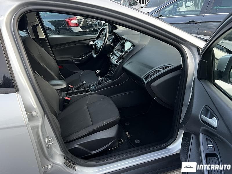 2017 Ford Focus — Miniatură 15