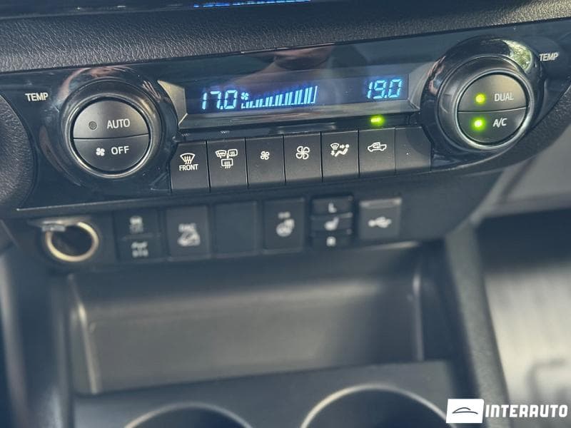 2024 Toyota Hilux — Miniatură 14